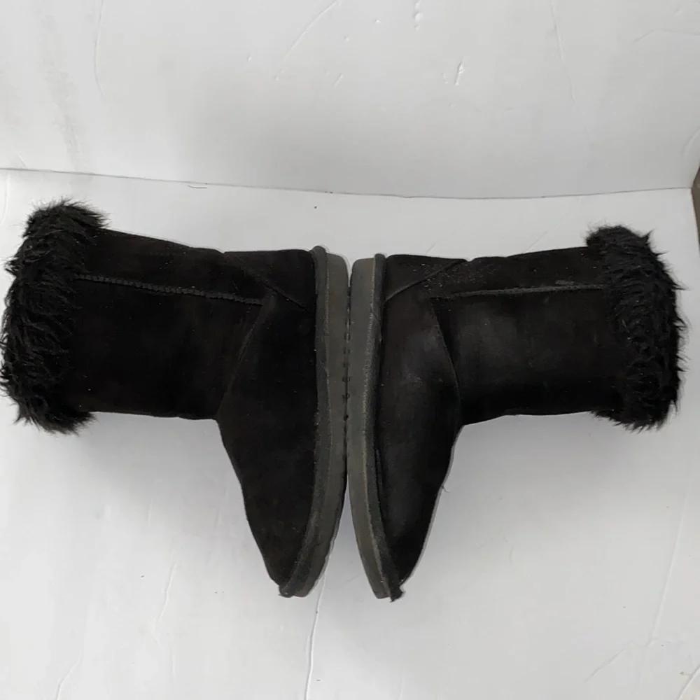 The Children’s Place Black Faux Suede and Fur Lined Boots